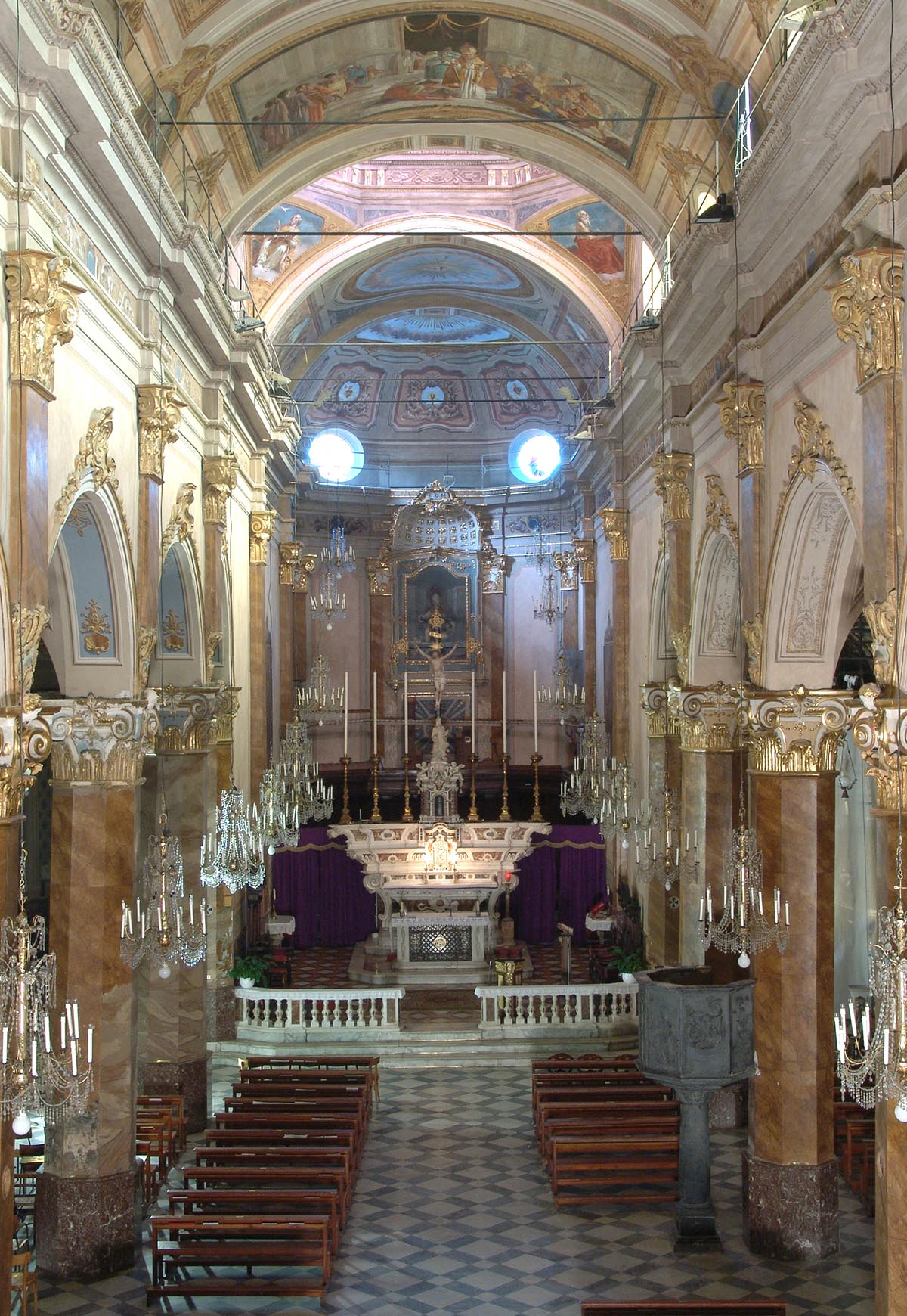 La collegiata di Sant'Ambrogio dopo l'opera di restauro di Formento Restauri, ditta edile con sede a Finale Ligure, Savona.