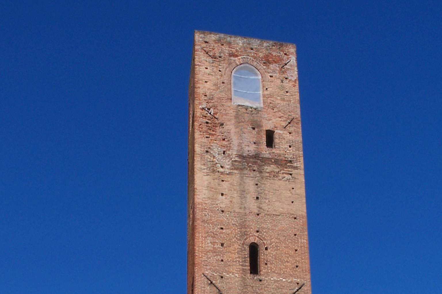 La Torre dei Quattro Canti di Noli, restauro in quota della ditta Formento Restauri di Finale Ligure.